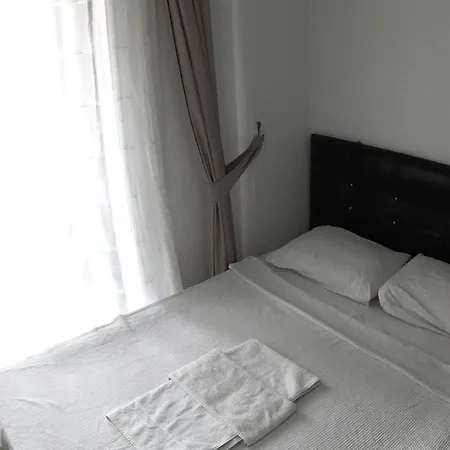 Arslanturk Ada Buti̇k Motel Kusadası