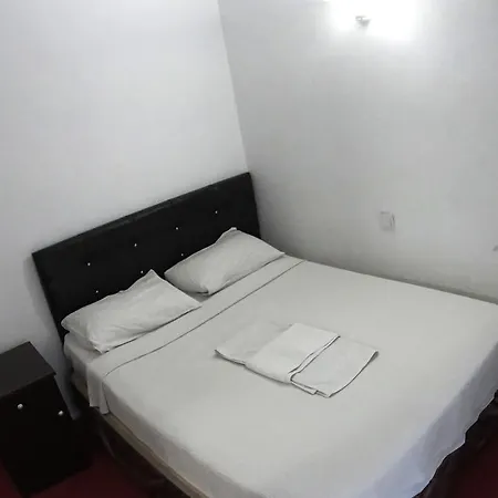 汽车旅馆 Arslanturk Ada Buti̇k 2*