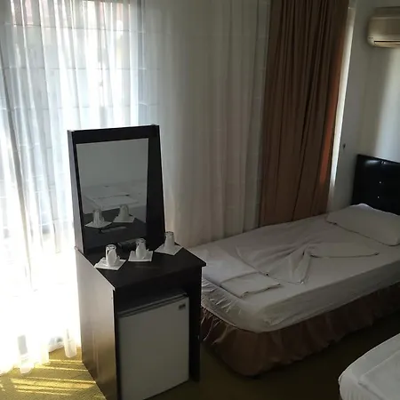 Arslanturk Ada Buti̇k Kusadası
