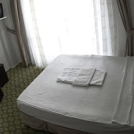 Arslanturk Ada Buti̇k 2* Kusadası