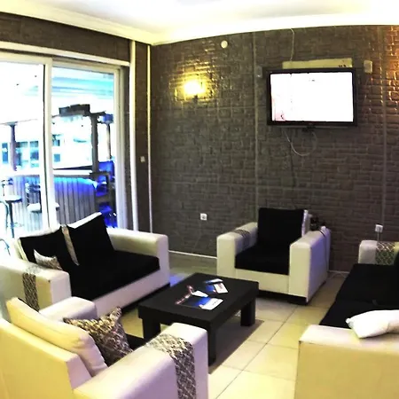 Arslanturk Ada Buti̇k Kusadası