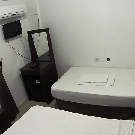 Arslanturk Ada Buti̇k Motell Kusadası
